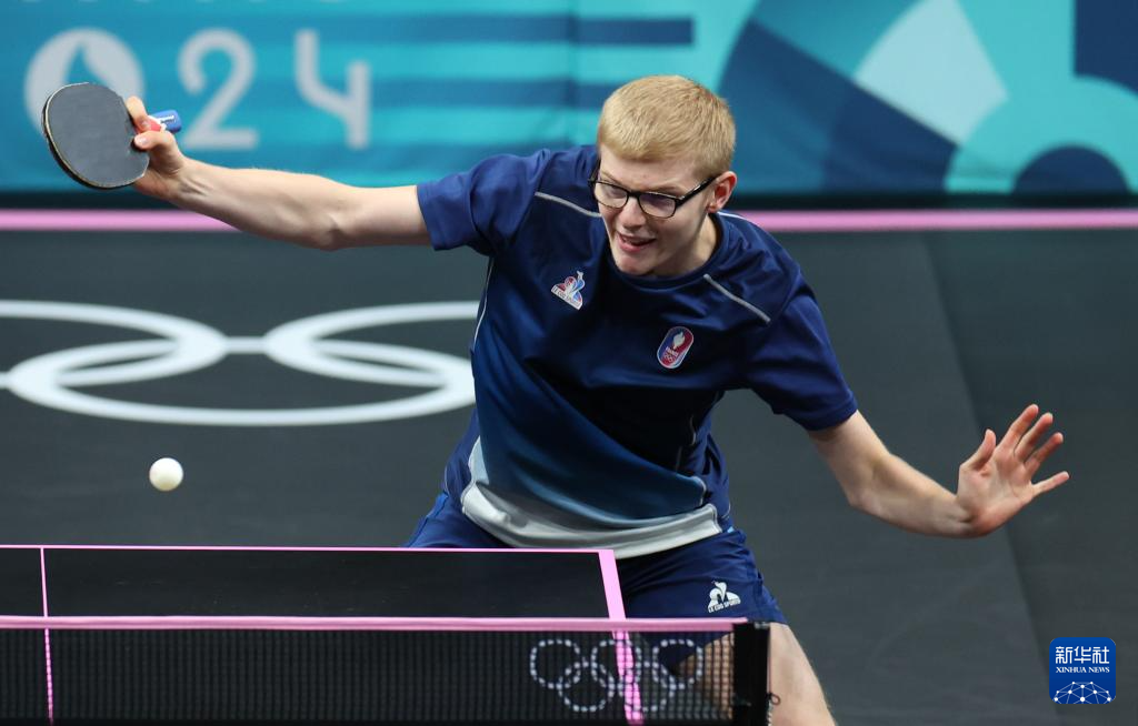 纷点头回应 纷点头回应